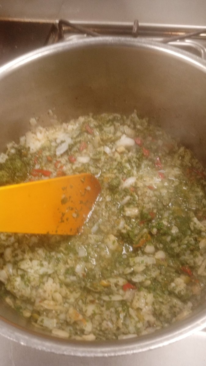 Poulet  ananas a la sauce estragon