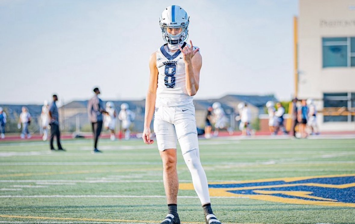 #Baylor Commit Highlights Week 3

⭐️Quinn Murphy 380 yards, 5TDs
🚀Davontrae Kirkland 3 sacks, 2FF
⚡️Tyrone Morgan 2 sacks
🔥London Smith 108 yards, TD
🎥Jordan Clay 75 yards, TD
📸Jamarion Vincent 2TDs, PBU

🔗: sicem365.com/s/20028/commit…