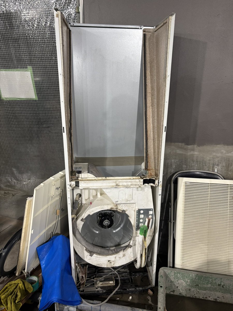 床置き熱交脱着洗浄2日間終了💪🏻
17台作業でしたが色々訳があり足の裏が1番疲労溜まりました🤣
明日からファンコイル洗浄❗️