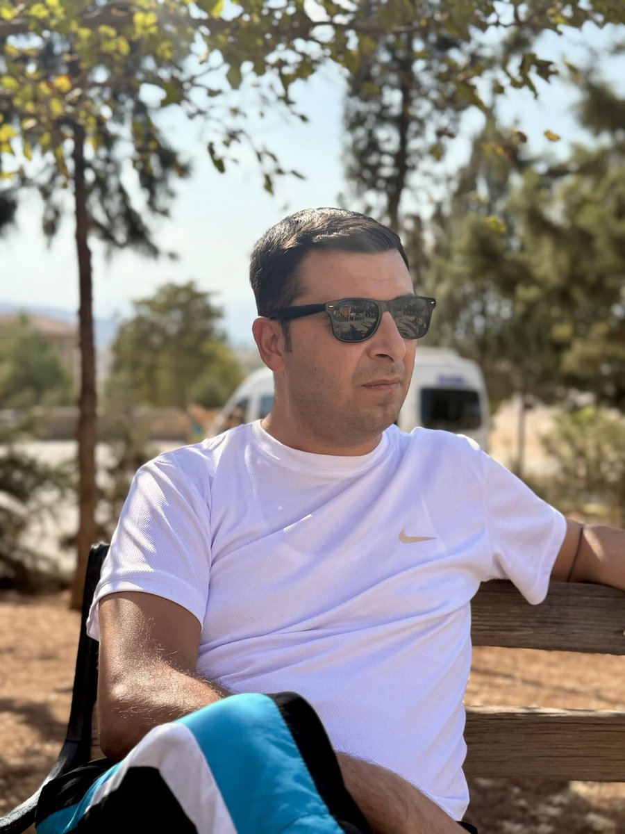 Birgün Beni Boynu Büyük Görürseniz Bilinki Boynu Bükük Birini Kaldırmak İçin Boynumu Eymişimdir..!