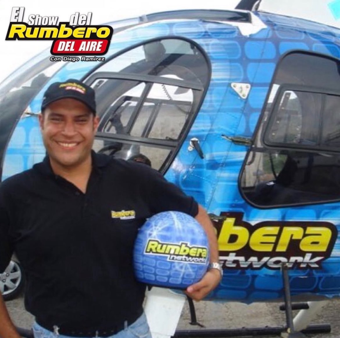 sandiegovial's tweet photo. Se nos fue el “Rumbero del aire”
Diego Ramírez perdió la lucha contra el cáncer. Era conocido como el único locutor en realizar la hazaña de reportar el tránsito de la ARC en helicóptero
Paz a su alma
1974-2025
#rumberodelaire
#diegoramirez
#rumberanetwork https://t.co/3quoxv1GfS