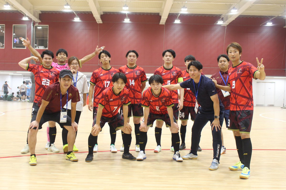 【リーグ戦 第６節（結果）】
Sadeeqさん 1-1 引き分け
《得点者》 No.24 こば

良い形は作るもなかなか点が取れない中、
試合終盤にファー詰めからこばの先制点！
チーム一丸の守備を継続するも、
残り十数秒のところで失点し引き分け。
応援有難う御座いました！

関係者の方々に感謝致します