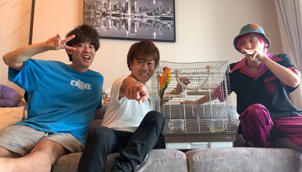 gaaarick's tweet photo. ルームシェアトークライブ
【兼近んち🏠🦜】
ありがとうございました😊!!!
真剣なアラ35の男達の恋愛にかける想いがオモロ過ぎました🤣🤣🤣
奇跡の男からの流れも笑ったなぁー😂
ちょっと配信見てもらえる？笑
そして善🦜が再生▶️してくれましたw
ありがとうなー🦜✨
https://t.co/cPNLsrBM1i https://t.co/FQWUS1Ah7s