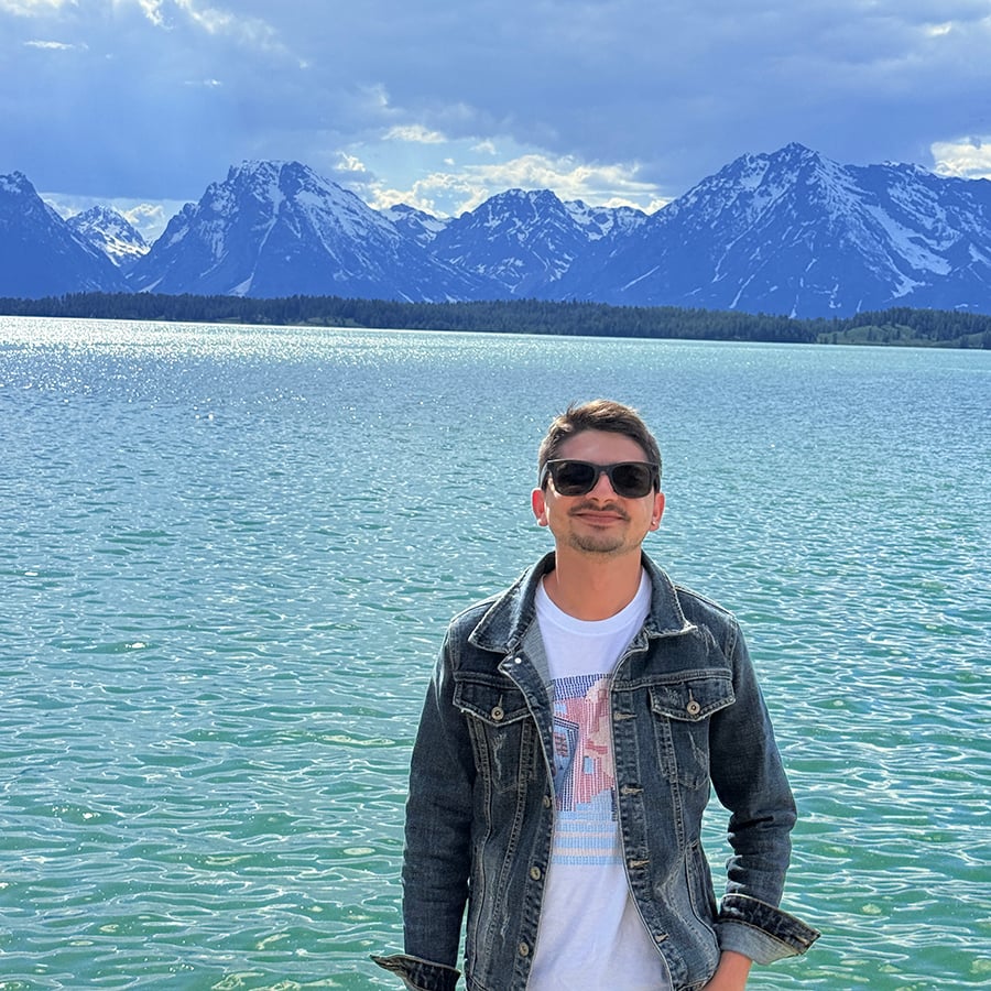 Our Software Engineer, Prakash’s, recent journey through Utah and Montana was more than just stunning landscapes and wildlife encounters—it was also about uplifting the small businesses that make these destinations special.
