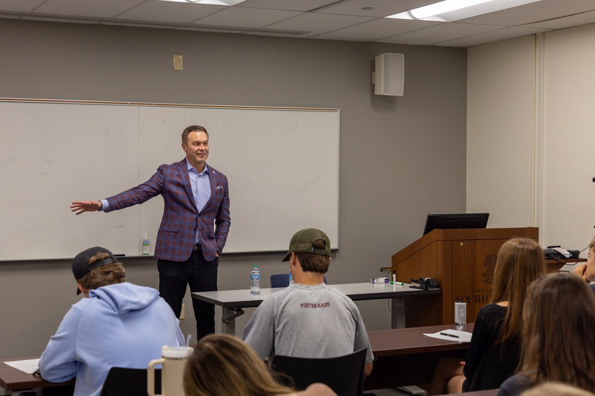 Our students learn from the best. Thanks to <a href="/UofSC/">University of South Carolina</a>  Director of Athletics Jeremiah Donati and <a href="/SBJ/">Sports Business Journal</a>  Reporter <a href="/bportnoy15/">Ben Portnoy</a> for coming to speak to Department of Sport and Entertainment Management Professor Danny Morrison's Collegiate Athletics class!