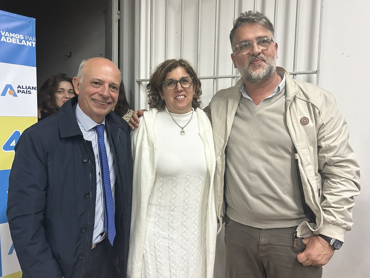 Estuvimos junto <a href="/ines_monzillo/">Inés Monzillo</a> acompañando a <a href="/JavierGarcia_Uy/">Javier García</a> y demás compañeros de la 40 Montevideo, en un nuevo Plenario de Lunes…

Con rumbo al 29….