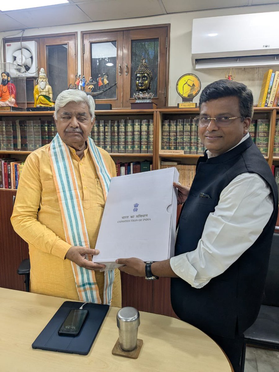Today it was my great pleasure and privilege to meet Shriman Alok Kumar Ji, Senior Advocate, Supreme Court of India &amp; International President of VHP – Vishwa Hindu Parishad, at his office in Greater Kailash.

We had a meaningful discussion on national and international issues,