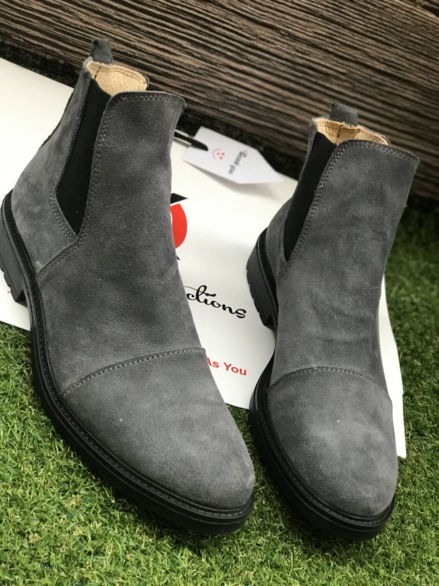KennyDShoemaker's tweet photo. Imagine stepping out on a Saturday… nothing loud, just black jeans, white tee, and our Chelsea boot doing the talking. 

Grab your pair and step out easy. https://t.co/x8bPPmIn9P