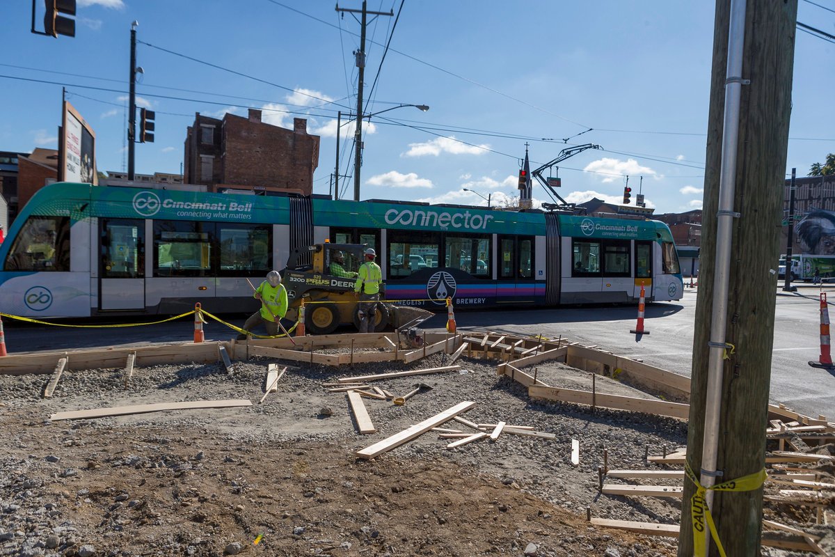 prusconstruct's tweet image. Our crews helped build the Cincinnati Streetcar—connecting our city with precision and care. Thank you for your impact.
#ThanksForBuilding #ConstructionAppreciationWeek #PrusProud