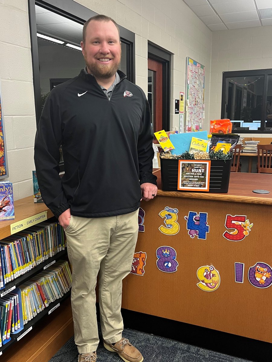 FL_elementary's tweet photo. Happy IT Day.  Thanks Brad for all you do for our staff and students. https://t.co/NydHbsf4Zs