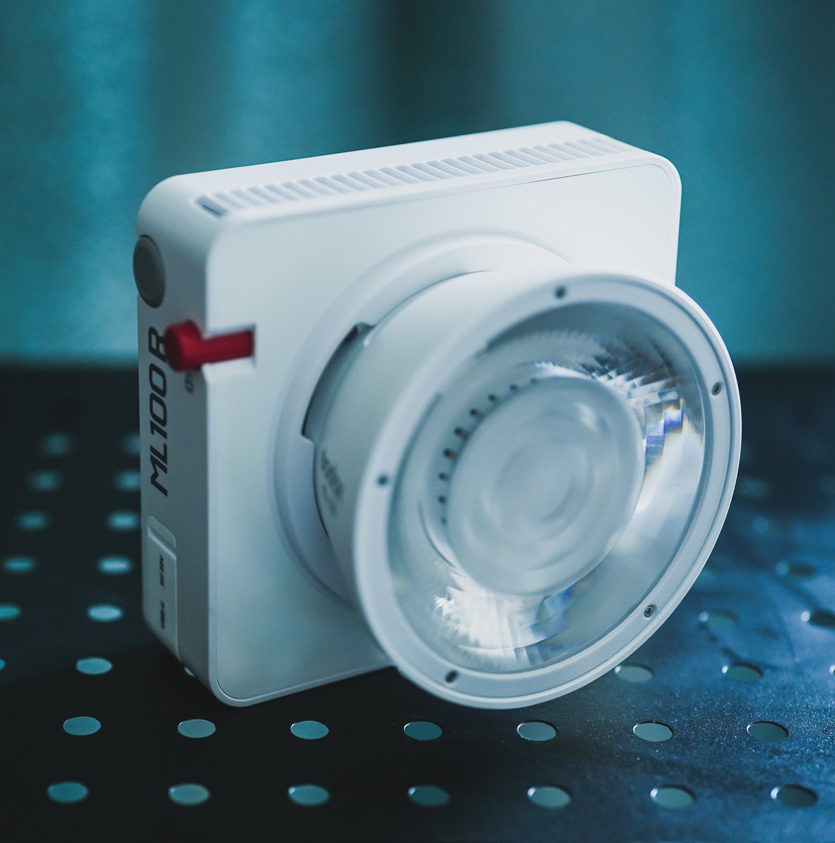 最近のLEDの小ささに驚愕してる😮今週の撮影で活躍してもらう予定🙌🙌