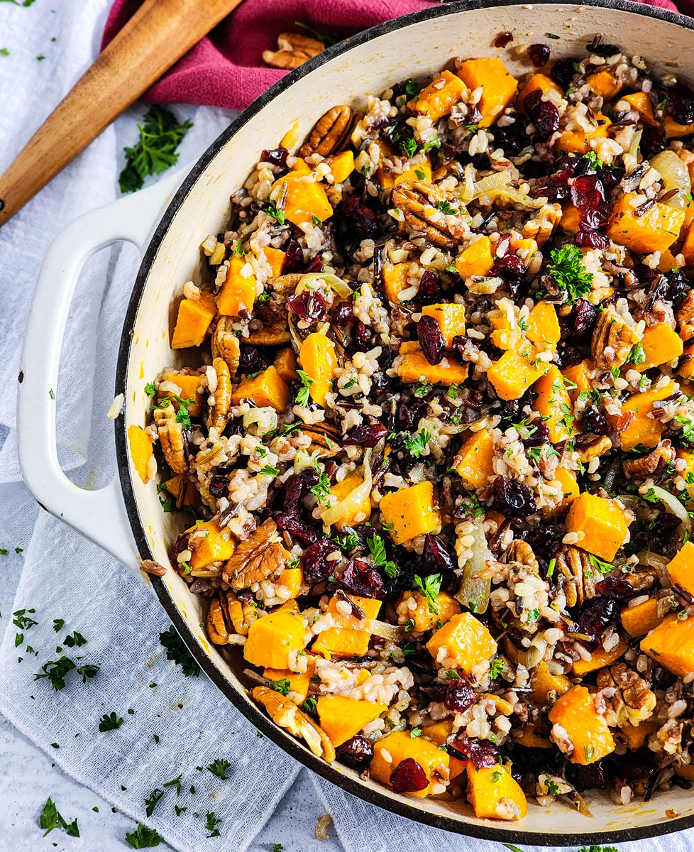 Go wild for wild rice! While technically a semi-aquatic grass, wild rice is a 100% whole grain nutritional powerhouse and one of our favorites especially when it’s California-grown. #GoWild 
brnw.ch/21wVNZg 😋