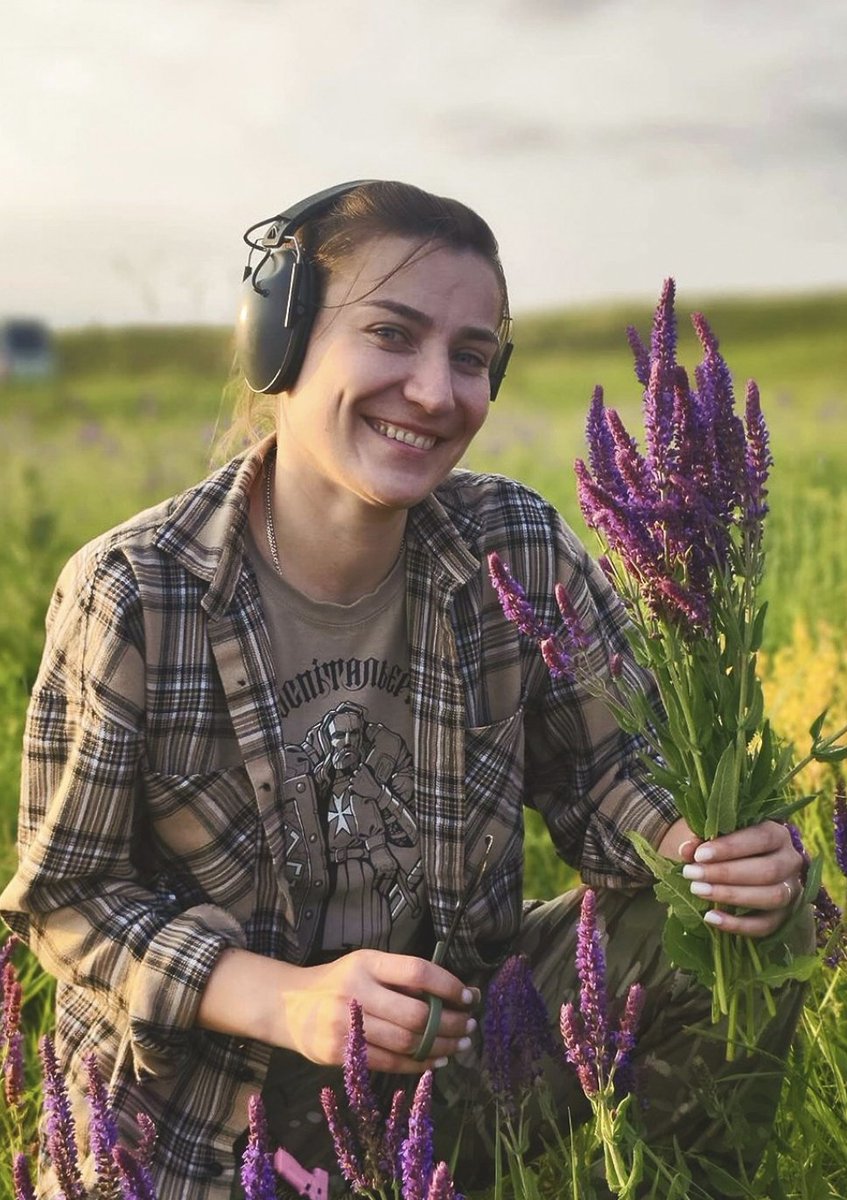 “...I saw that #Hospitallers were holding a training. I filled out the form, and an hour later they called me back: ‘Can you come tomorrow? You need to be here.’ I said ‘yes,’...." - story of Mariia Kapitula, callsign “Intern”
hospitallers.org.uk/post/the-story…