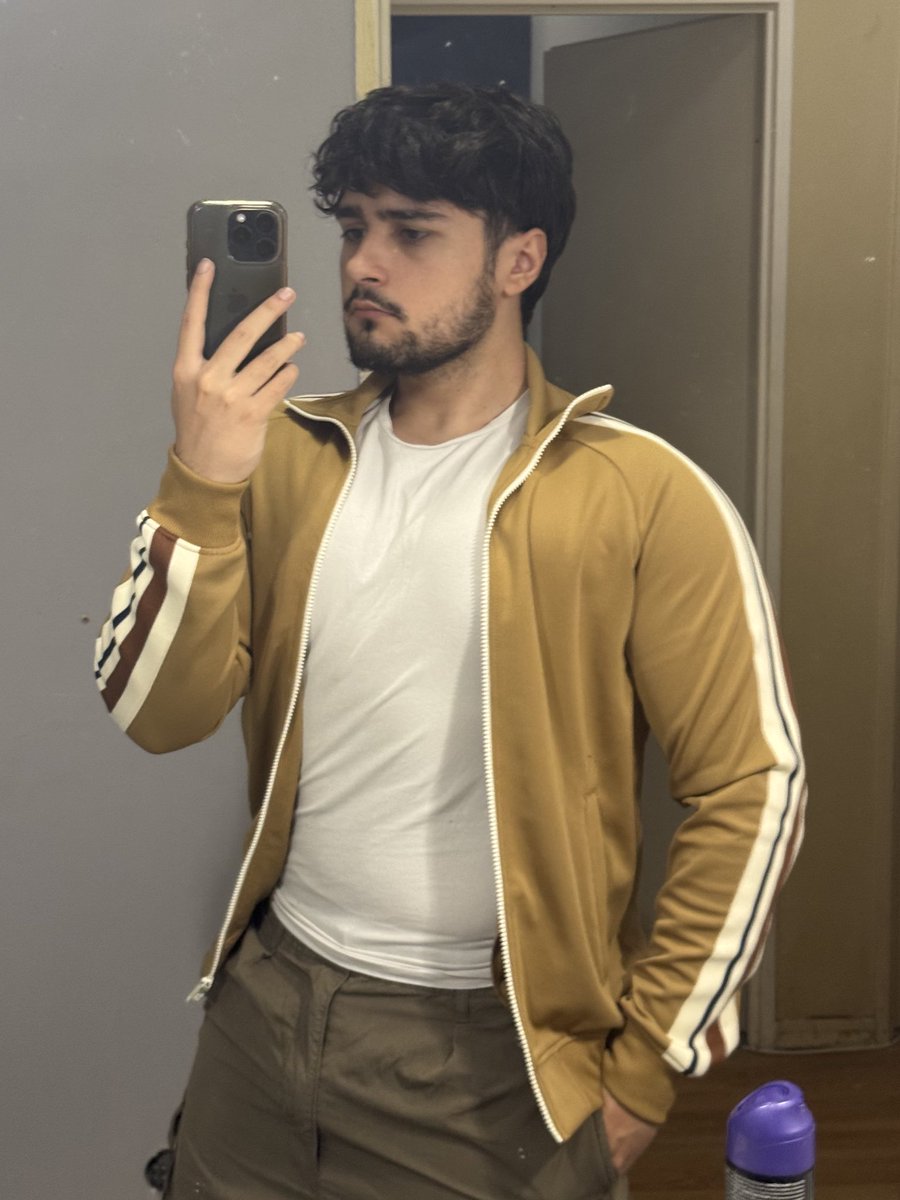 Adiliciious's tweet image. Hi