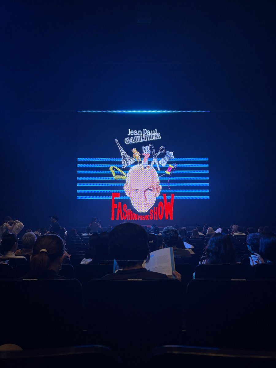 pipipiMeg's tweet image. 再演ずっと待ってた🥹！3ねんぶり！
ジャンポール・ゴルチェの「ファッションフリークショー」を観劇してきました🐻　肉体、映像、ファッション、とにかくずっと美しくて目が足りなかった。
短い時間に凝縮された濃すぎるステージ。
おかわり観劇したい💜