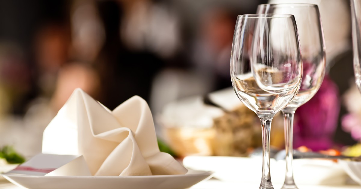 Robert Holmes & Co tweet media