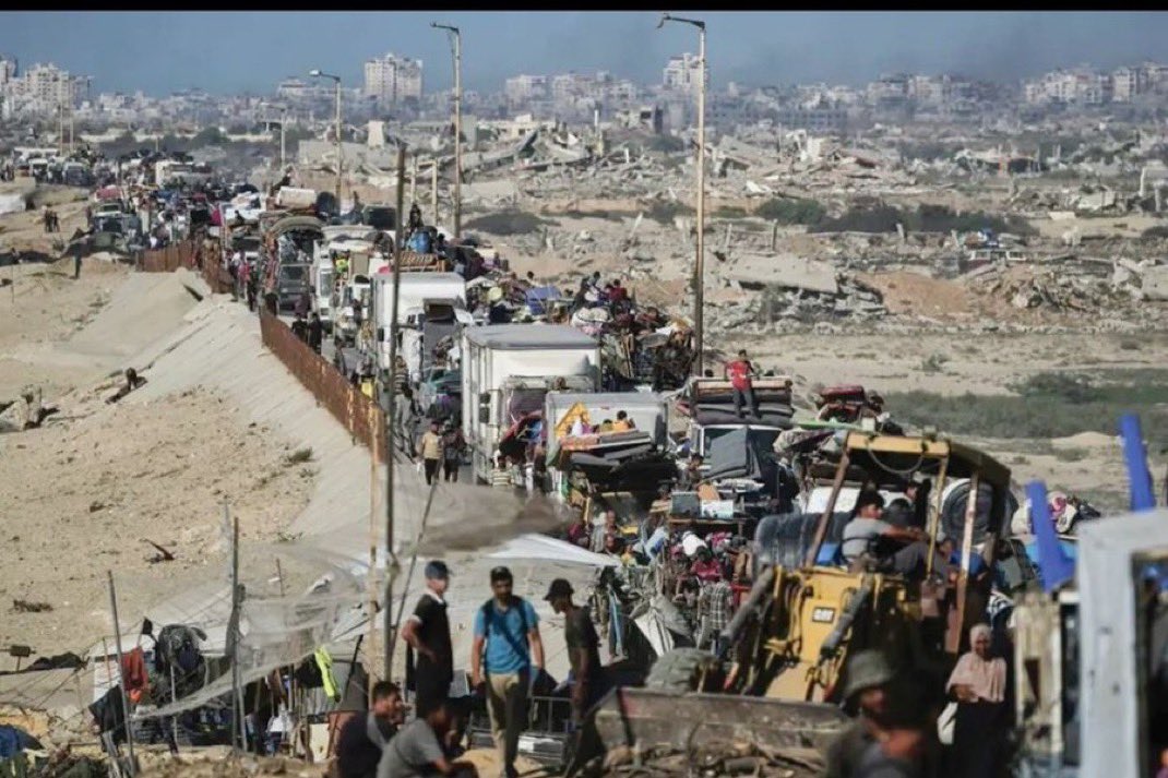 İnsanlar degil 
İnsanlık göçüyor......

Terörist Siyonist israil Gazze'ye kara harekatı başlattı.
Rabbim soyunu kurutsun İnşAllah senin siyonist Horrospuuu çocukları. 
#Gazze 
#FreePalestine 
#GazaGenocide