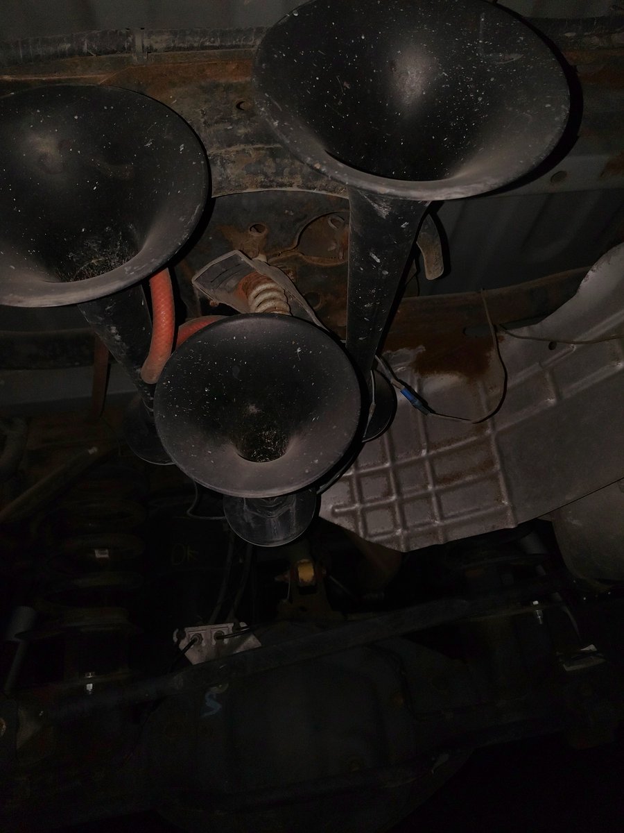 Hornblasters tweet media