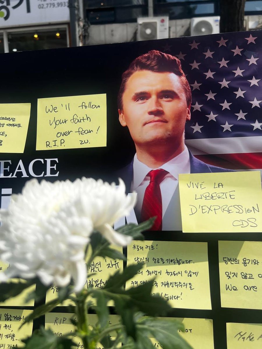 ken_zi83's tweet photo. 🇰🇷🇺🇸 Carrying Charlie’s Legacy, Defending Freedom. Korea stands with the 🇺🇸 to honor true courage. #CharlieKirk #KORUSAlliance #FreedomTogether
@WhiteHouse @realDonaldTrump @POTUS https://t.co/U1AeT0YTuj