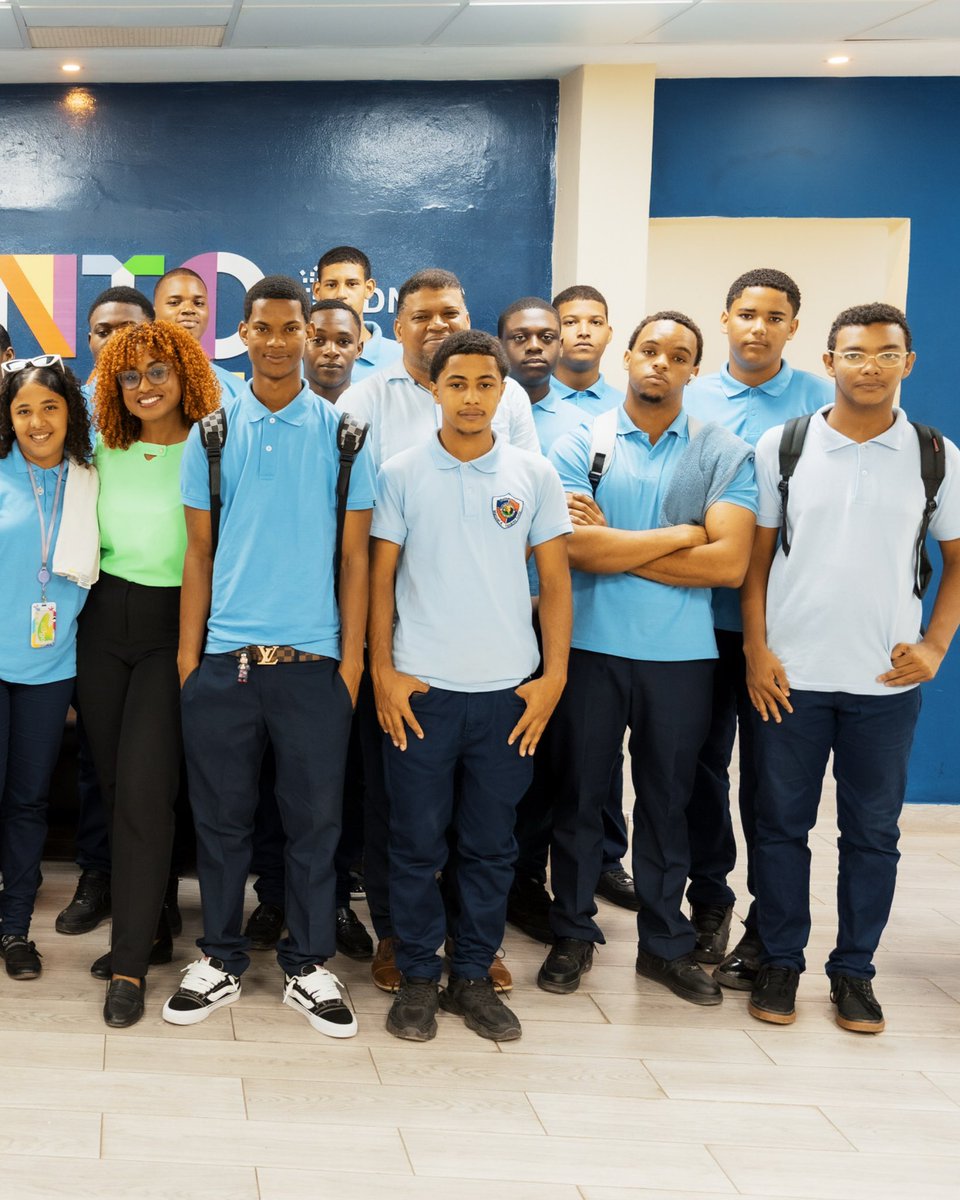 En el Centro Futuro de Esperanza, Villas Agrícolas, 30 estudiantes del Politécnico Manuel Aurelio Tavares iniciaron su pasantía en los programas de formación de <a href="/cincinnatus/">Cincinnatus LLC</a>. Una experiencia que les permitirá crecer, aplicar lo aprendido y abrirse camino hacia nuevas