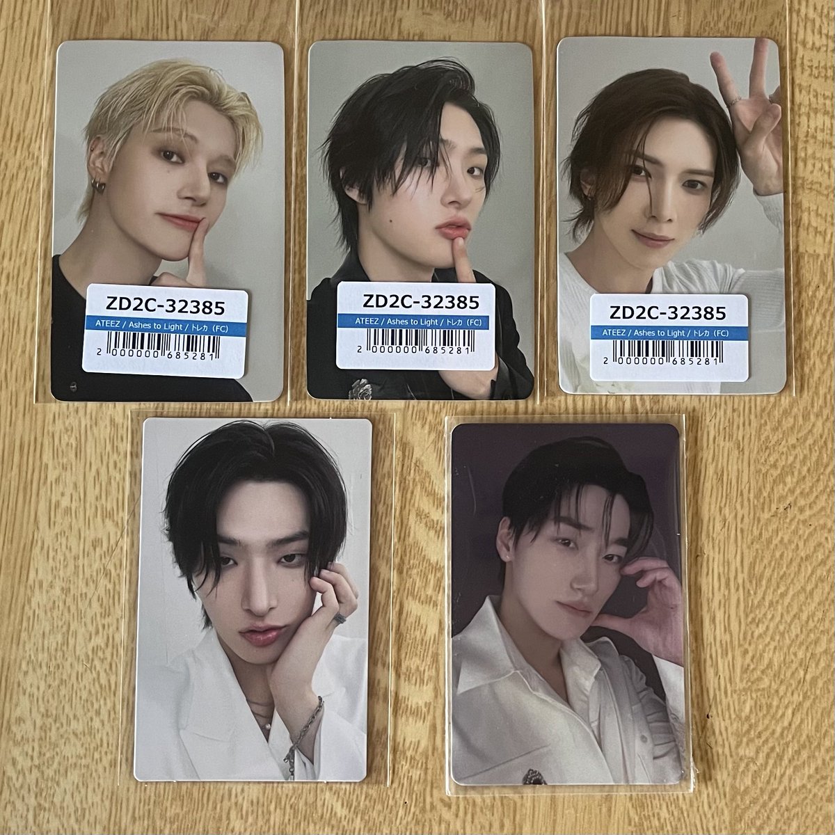 365_JH's tweet photo. ATEEZ アチズ 交換 Ashes to Light
8000円購入特典 ユニバ FC

求…ジョンホ(同種)

譲…画像 ヨサン、サン、ミンギ、ウヨン

郵送にて交換。
よろしくお願いします🙇‍♀️ https://t.co/FfYEueeRo1