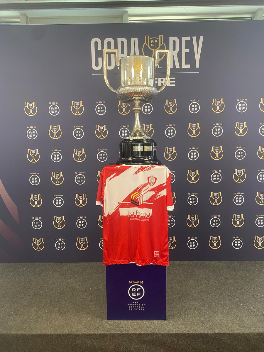 ¡LLEGÓ EL DÍA! 🏆⚽️

Hoy a las 16:00h comienza el sorteo de la previa de la Copa del Rey y en el CF Campanario estamos más que preparados para vivirlo 💪🏼🤍❤️.

📺 Síguelo en directo aquí 👉🏼youtube.com/watch?v=DrHShx…

¡Vamos a por todas! 🔥🙌🏻