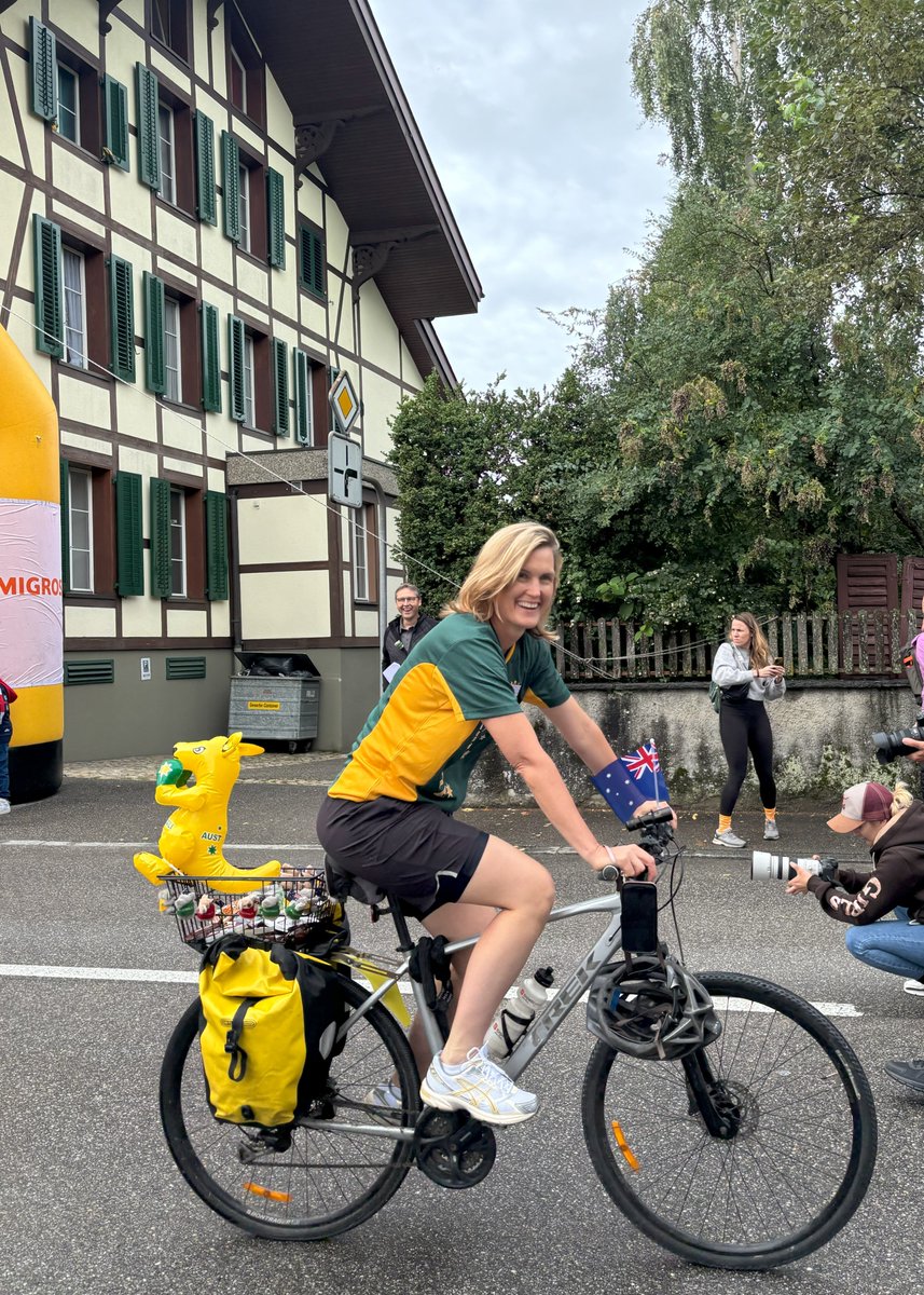AusAmbCH's tweet photo. The 🇦🇺Embassy joined 26,000 other cyclists, skaters &amp; hikers at the Emmental #SlowUp on Sunday🚴

This spoke-tacular event provided the perfect setting for the  team to make new connections &amp; promote Australia’s sporting, outdoorsy culture!  Big thanks to our sponsors @Arnotts! https://t.co/mu1K4AEdww