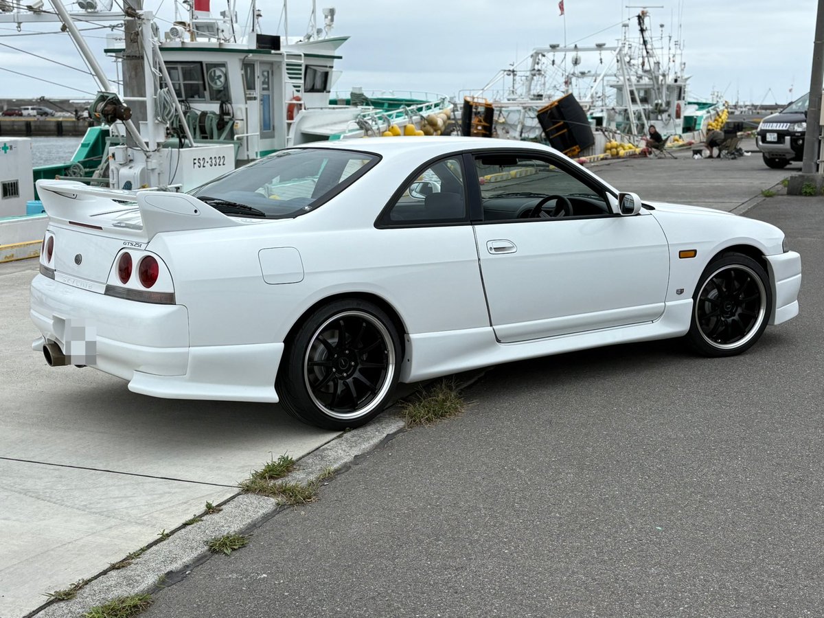 zeppeke31's tweet image. 9月14日に日産スカイラインGTS25tタイプmが納車されました！
ZXR400に続きまた夢をひとつ叶えることが出来ました！
地道に修理とカスタムをしながら
自分がくたばるまで乗り続けたいと思います！#R33 #ECR33 #スカイライン