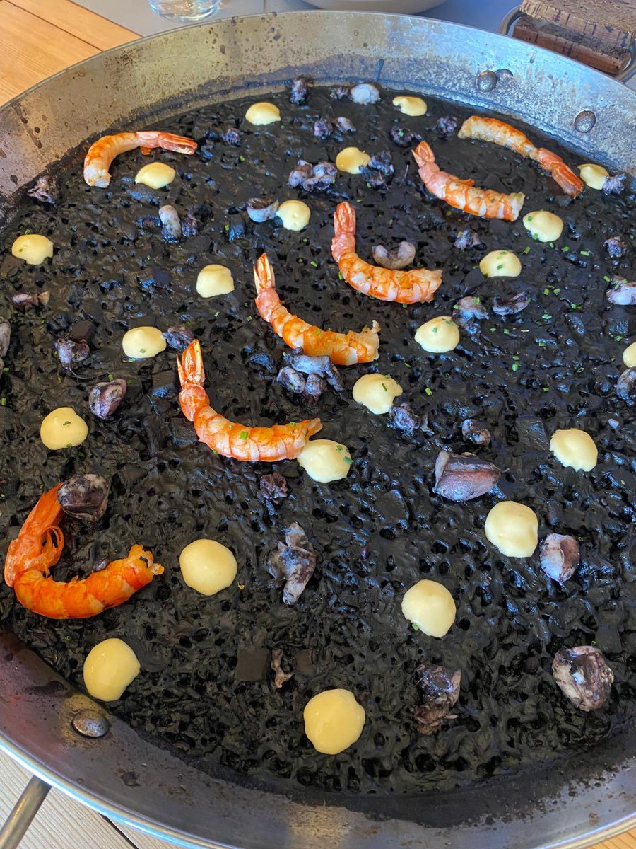 El proper dissabte, dia 20 de setembre, davant de la Plaça Mercat, a les 12h del migdia, entrega de premis del Concurs de Paelles Fdt 2025. #beibodivinus #CanManxa #CanBatet #PlaçaMercat #36anysalcarrer #aoapix