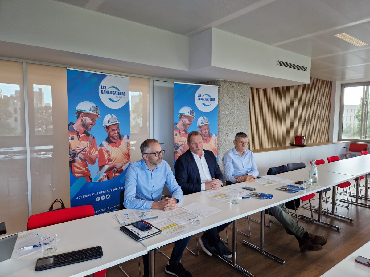 ☝️ 𝐂𝐨𝐧𝐟é𝐫𝐞𝐧𝐜𝐞 𝐝𝐞 𝐩𝐫𝐞𝐬𝐬𝐞 𝐝𝐞𝐬 𝐂𝐚𝐧𝐚𝐥𝐢𝐬𝐚𝐭𝐞𝐮𝐫𝐬 𝐝𝐮 𝐒𝐮𝐝-𝐄𝐬𝐭 ce matin
Objectif : rappeler que l’un des enjeux majeurs des élections municipales 2026 est de faire de l’eau une priorité d’action des élus. 💧

Face aux défis du changement climatique,