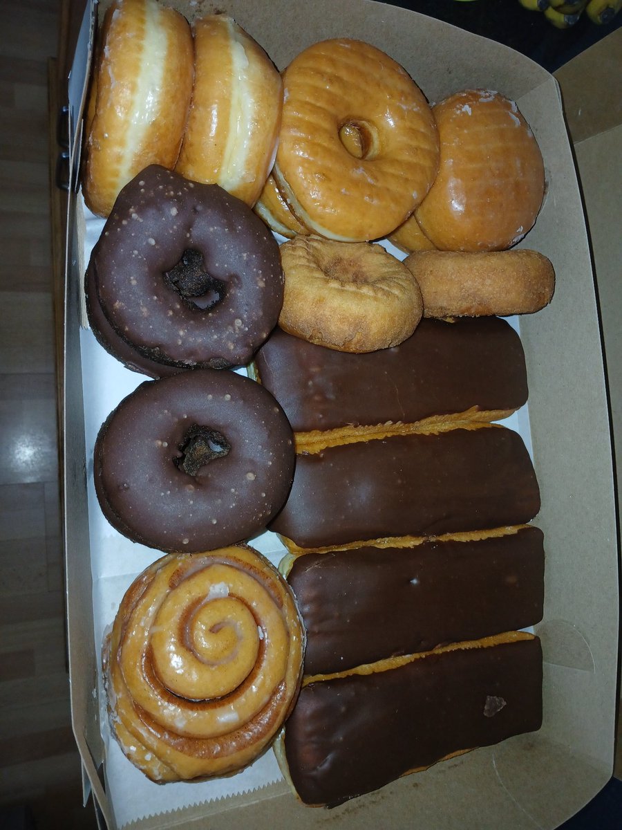 EmDBizzled's tweet image. Best donuts known to mankind.