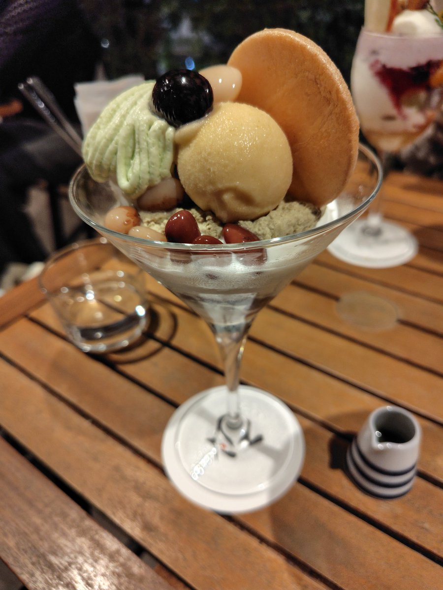 nagi48copyright's tweet photo. 締めパフェ、美味しすぎて打ち震えた… https://t.co/GJQWLph1PW