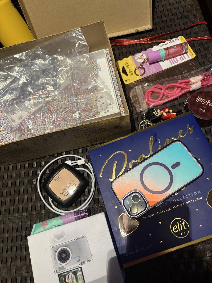 jelstudy_'s tweet image. photo dump ! just turned 18 💕