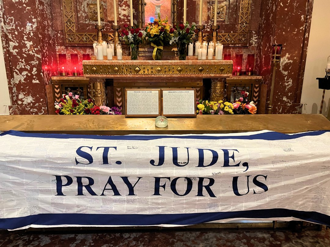 ShrineofStJude's tweet photo. Each year, on October 28th, we join with devotees to celebrate the Feast of St. Jude.

Thousands have already sent their petitions to be joined together in the St. Jude Prayer Banner in anticipation.

Submit yours today! https://t.co/uqnQAnQOzL https://t.co/yr4ONSeZW6