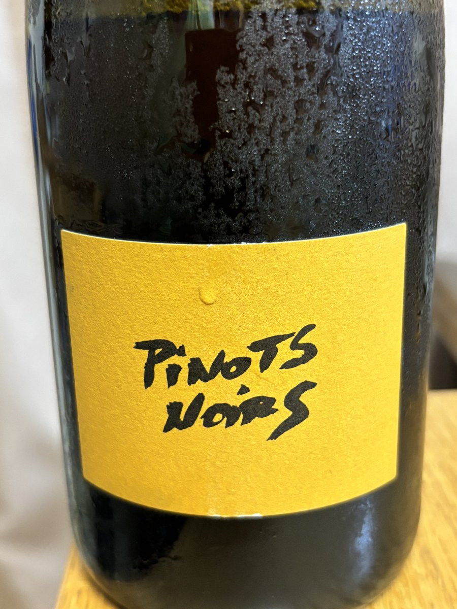kouwein's tweet photo. Brice Allouchery
格付け：Premier Cru
品種：Pinot Noir
スタイル：Brut Nature

ピノ・ノワール由来の赤い果実（チェリー、ラズベリー）、熟したリンゴ、わずかなスパイスやトースト香。
味わいは補糖なしのBrut Natureのため、非常にドライ。ミネラル感がはっきりしていて、酸はシャープ。 https://t.co/e788NBxNsY