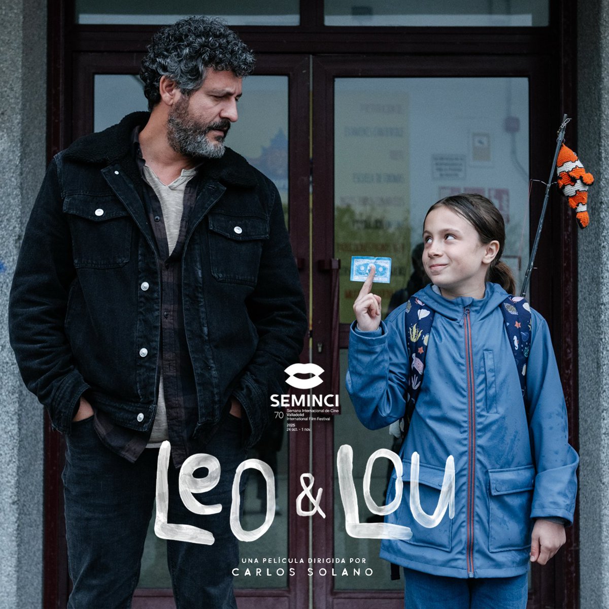 zetastudiosprod's tweet photo. La aventura de #LeoYLou empezará muy pronto. 🚙🎣

La ópera prima de  Carlos Solano, escrita por Carlos Camba Tomé y Carlos Solano,  protagonizada por Isak Férriz y Julia Sulleiro, acompañados por Manuel  Manquiña, Marta Larralde, María Pujalte y Maggie Civantos, se presentará  en @SEMINCI antes de su estreno en cines el 7 de noviembre.