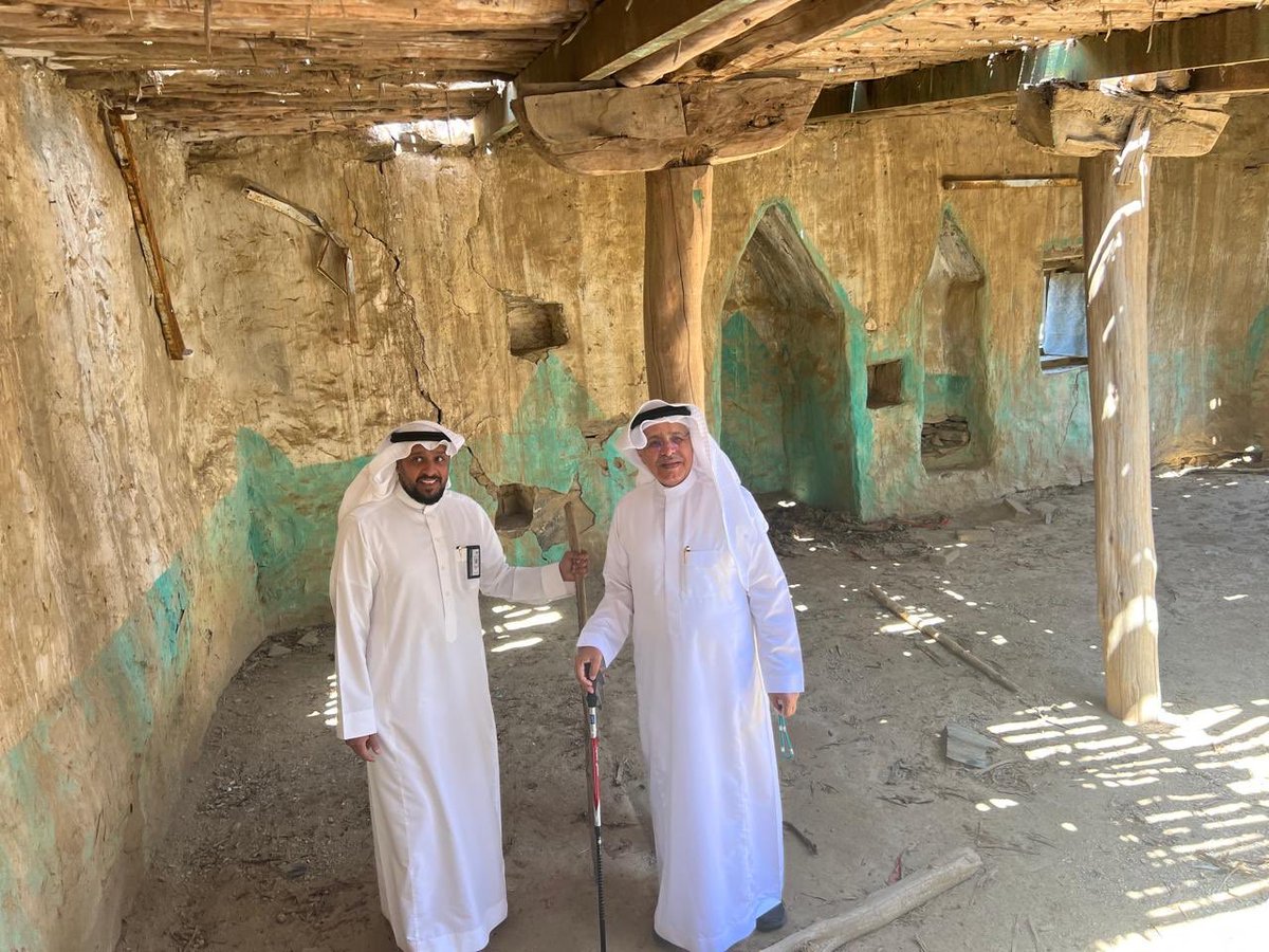 dyaar_ksa's tweet photo. بتوجيه كريم من سمو سيدي #أمير_منطقة_الباحة،
ومتابعة سعادة محافظ المندق الأستاذ قاسم بن سعيد آل محسن،
شرفت #جمعية_ديار ممثلة في رئيسها د. يحيى مرضي صويلح بالوقوف على #قرية_آل_نعمة_التراثية، بحضور كريم من مدير #هيئة_التراث بالباحة م. عبدالرحمن سعد الغامدي، والأستاذ بدر آل عصيدان، وممثل #بلدية_المندق، وبمشاركة رائدة من الأستاذ القدير ناصر بن يحيى الزروق ممثلاً عن المجتمع المحلي.

القرى التراثية ليست حجراً وطيناً، بل ذاكرة وهوية وطنية، وإحياؤها ركيزة لبناء الحاضر وتعزيز المستقبل.

#الباحة
#المندق
#التراث_الوطني
#رؤية_السعودية_2030
#هوية_وطن