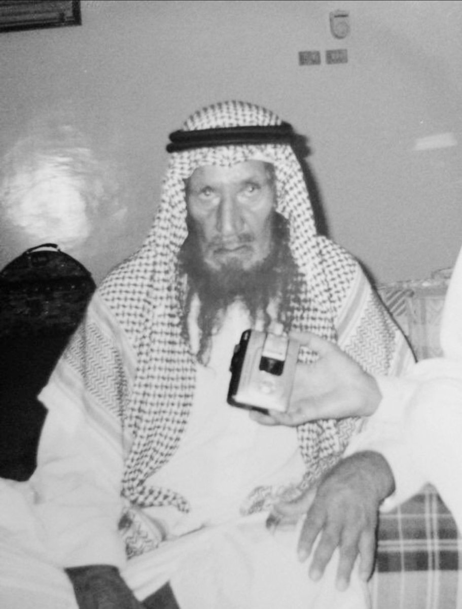 عبدالمعين بن عقل ابن ثعلي رحمه الله 
 
شاعر علم وله إرث كبيير ! لاكن للأسف لا يوجد له ديوان ولم يوثق شعره وينتظر الشعراء ومتذوقين الشعر الجزل اصدار ديوان يحتوي على قصايده وعبد المعين قامة من قامات الشعر ورمز من رموز عتيبه وشعره يستحق التدوين والإهتمام ..