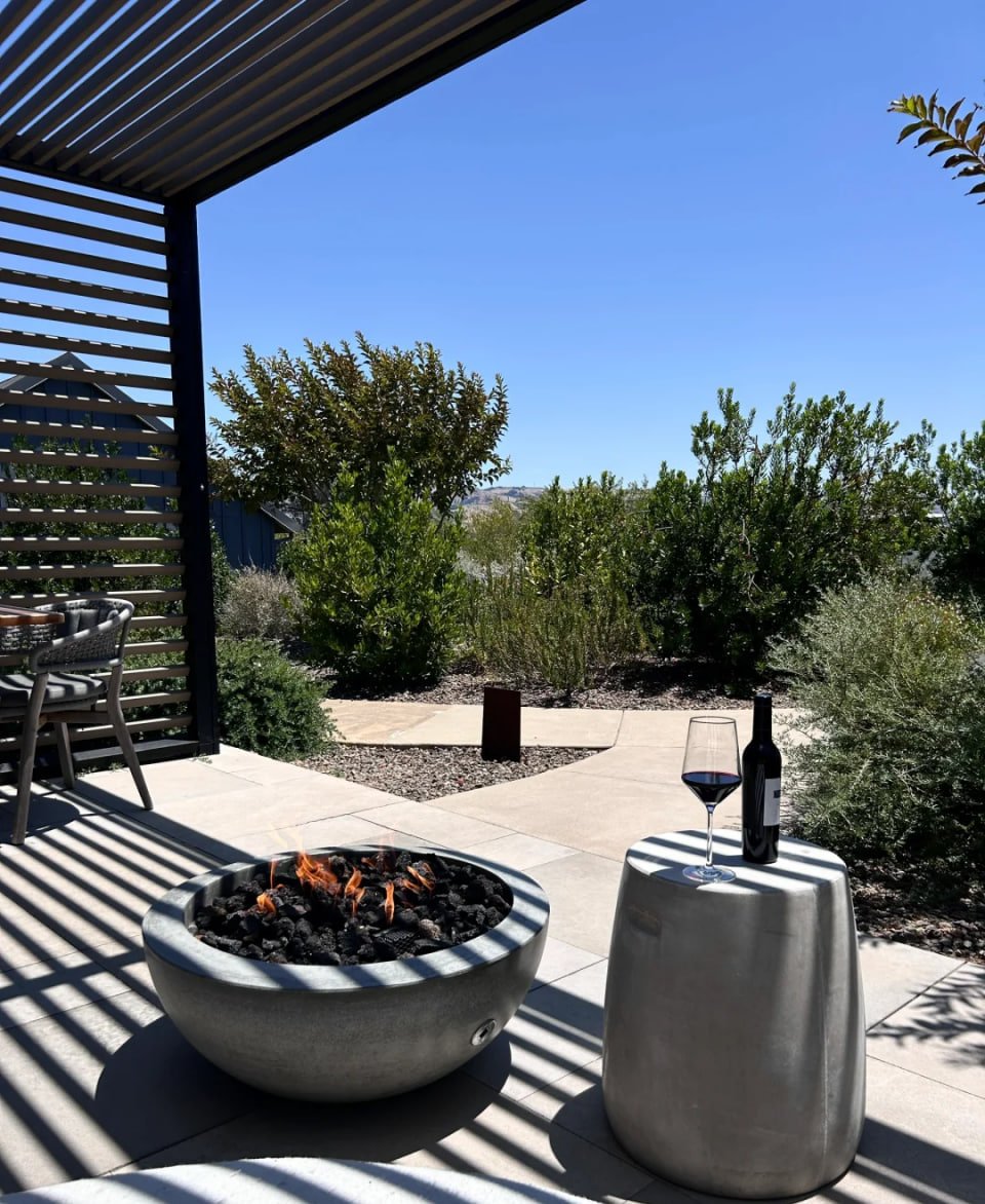 iyva412's tweet photo. Sipping in the sun with a perfect view 🍷🔥 #WineOClock #OutdoorVibes #RelaxationMode https://t.co/iJXYNVHQz5