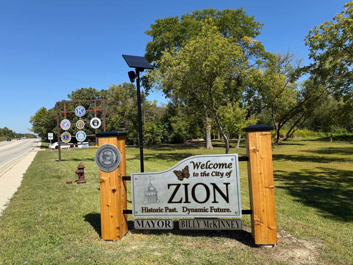 ZBPride's tweet image. The new City of Zion signs reflect the strong partnership between District 126 &amp;amp; the City of Zion. Designed &amp;amp; fabricated by our talented CTE students—this is what #PrideAndProgress looks like! 💛🐝 #ZBPride