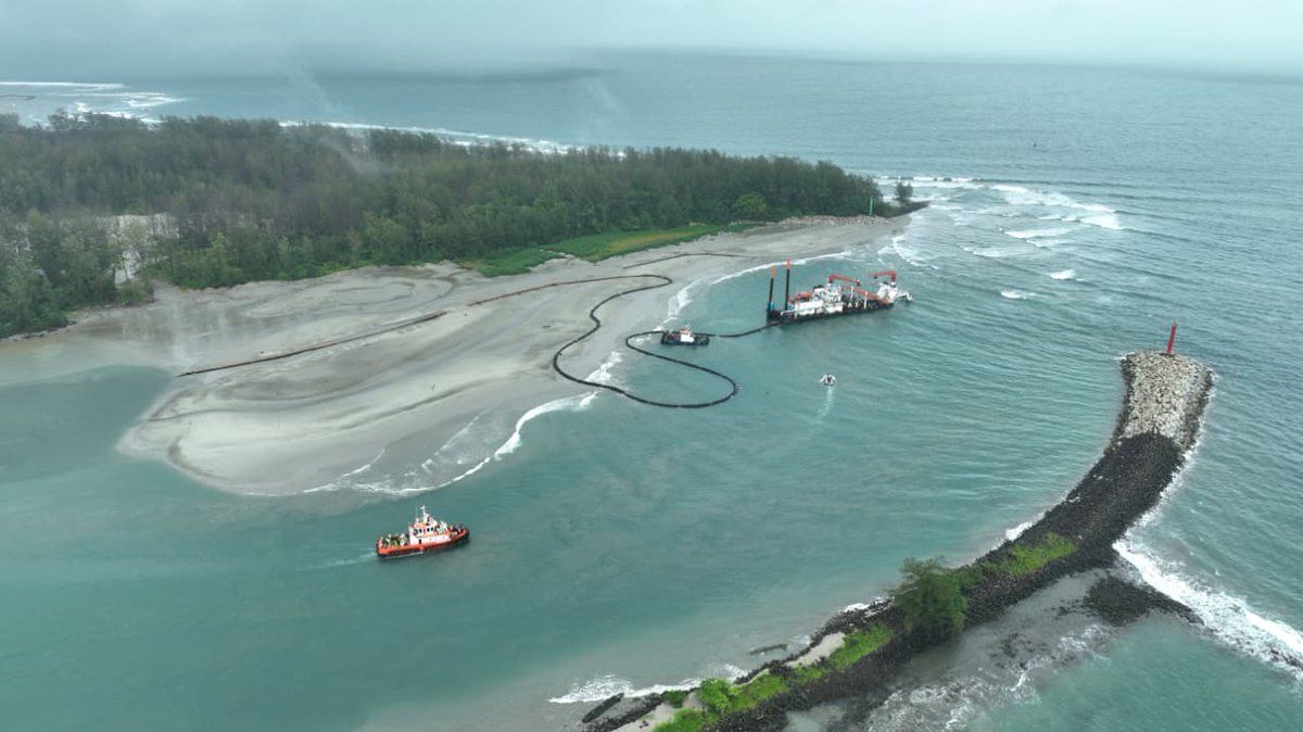 Pimpin Rakor untuk Pastikan Konektivitas Bengkulu–Enggano, Menko AHY: Pemulihan Alur Pelayaran Lebih Cepat dari Target

BENGKULU – Pemerintah pusat memastikan pembangunan konektivitas Bengkulu–Enggano terus dipercepat. Menteri Koordinator Bidang Infrastruktur dan Pembangunan