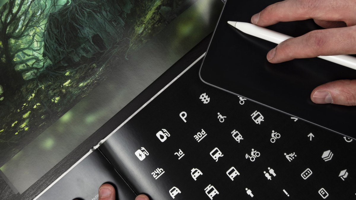 من سنين وأنا أدرّب بشكل شخصـي
حضوري وأونلاين، علـى فوتوشوب وإليستريتور 💻
.

كثير من المبدعين اللي بديت معاهم 
كانوا ما يعرفون إلا أشياء بسيطة جداً
واليوم ما شاء الله صاروا مصمميــــن 
مبدعين وداخلين السوق بثقــــــة 🚀.

اللي اكتشفته إن الموضوع أكبر من كــــــــــــــذا
مو بس