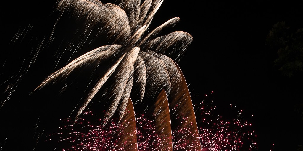BoltonSch's tweet photo. Friends of #BoltonSch 2025 Fireworks Display - tickets on sale now!
Join us this autumn for a spectacular evening of fireworks by Titanium, live music, food & family fun — all in support of our theatre refurbishment project.
➡️ https://t.co/RmJ1ii3Jrc
#BonfireNight https://t.co/61tdjLzElC