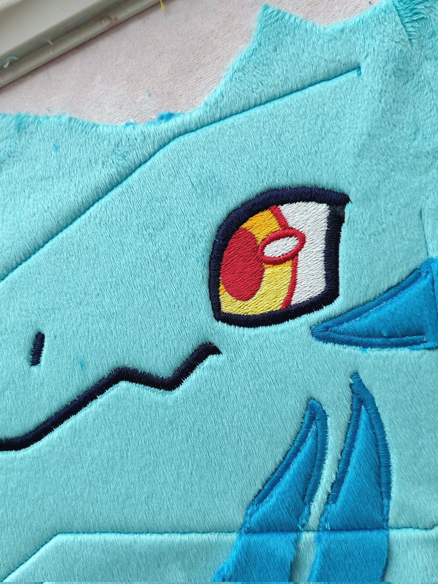 First bit of embroidery in a while! I'm excited to see the progress for this one. 🪡