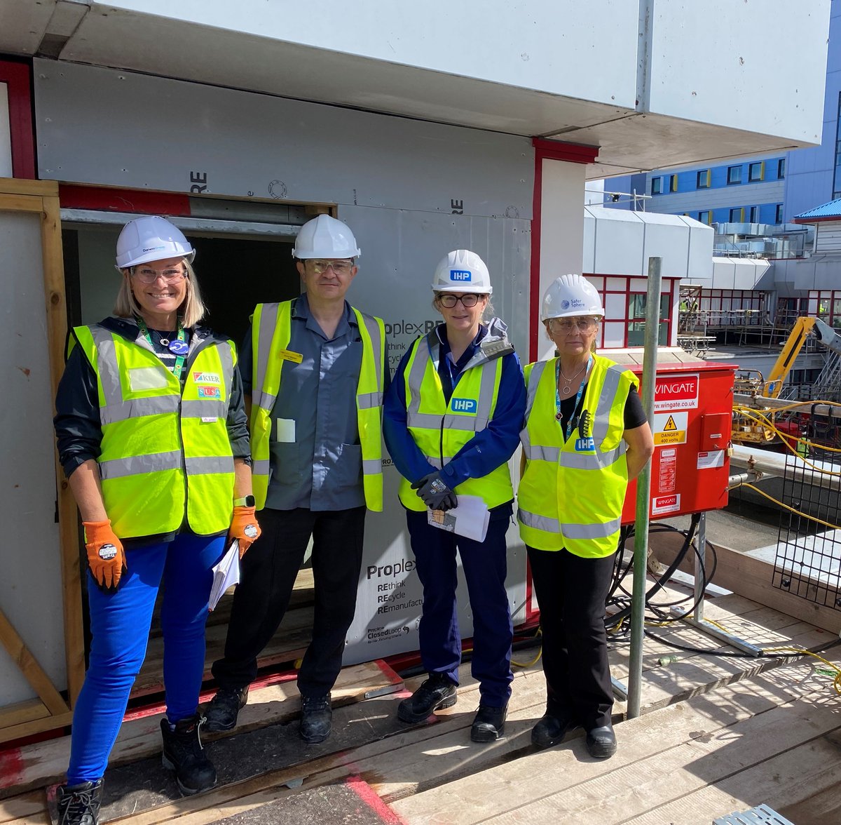 RBH will soon be our emergency site. To get ready, refurbishment works are underway to ensure patients receive the best care, with a new Admissions and Recovery Unit, Surgical Admissions Unit and Same Day Emergency Care. 
A huge thank you to all involved.💙
#TransformationTuesday