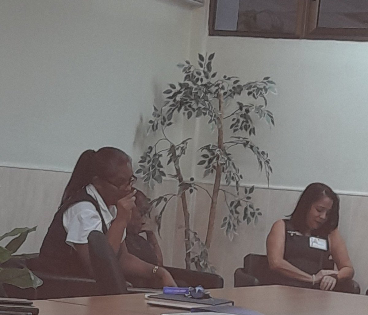 noralis_vargas's tweet photo. ETECSA-GUANTÁNAMO. Inicia Evento Encuentro de Mujeres Directivas. En el Panel las empoderadas  Delbis Duvergel, Irley Labaceno, Noemi  Felipe, Yarlenis Landa. Compañeras reconocidas por su espíritu de entrega, consagración, Dulsura y exigencia en lo que hacen.
#mujerdebuenapasta https://t.co/6rbEY5y927