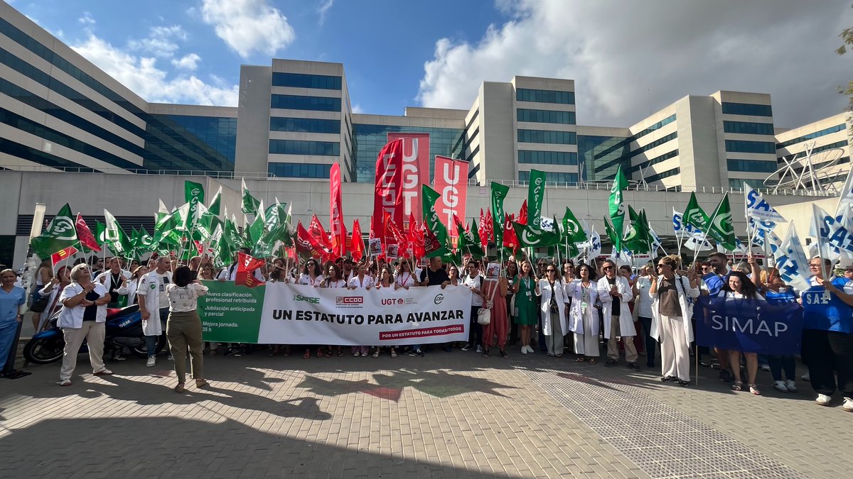 CSIFCV's tweet image. 📢 Miles de trabajadores del Sistema Nacional de Salud han reclamado un #EstatutoParaAvanzar que ponga en valor a profesionales y pacientes.

👩‍⚕️👨‍⚕️ Frente a centros sanitarios de toda España, CSIF ha exigido acabar con años de recortes y precariedad en el sector.…