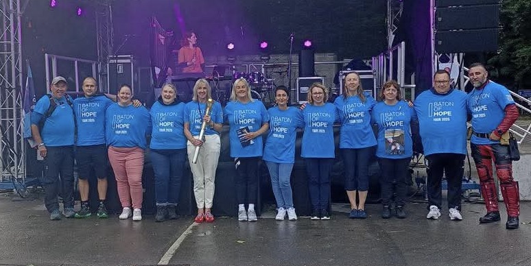 3dadswalking's tweet photo. Yesterday Andy rejoined the #BatonOfHope Tour at the Humber Bridge, sharing why this message matters: suicide is preventable 
Tomorrow the Baton comes to Norwich, where Tim will carry it in memory of Emily. 
Please come out &amp; show your support
#BOHTour2025 #SuicidePrevention https://t.co/Sm2sjc012C