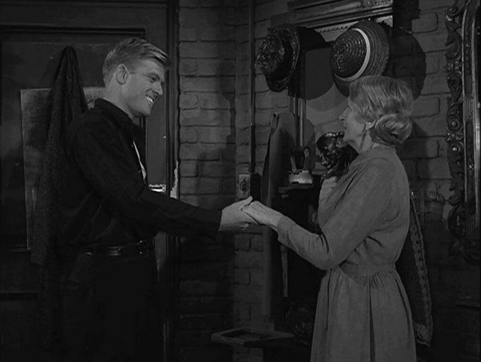 TheNightGallery's tweet image. RIP, Robert Redford. Love your films, but Twilight Zone fans will always toast your sweet turn as Mr. Death. May you be welcomed just as warmly.
 
"I don't prefer to look back at my earliest efforts, but I have to admit I'm proud of that one."
— Redford on "Nothing in the Dark"