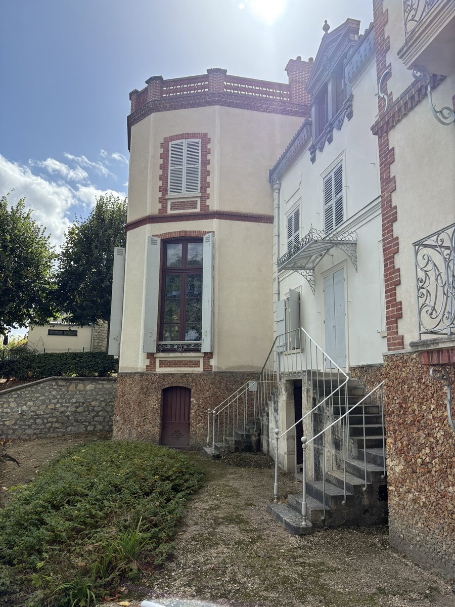 La <a href="/FondationFJF/">Fondation du Judaïsme Français</a> et certains de ses fondateurs ont visité la Maison Zola - Musée Dreyfus. Une visite guidée par Martine Leblond Zola et Philippe Oriol, en présence de Yaël Perl, arrière-petite-fille d’Alfred Dreyfus. 
<a href="/GOLDMANNAriel/">Ariel Goldmann</a> <a href="/PauleHLevy/">Paule-Henriette Levy</a>